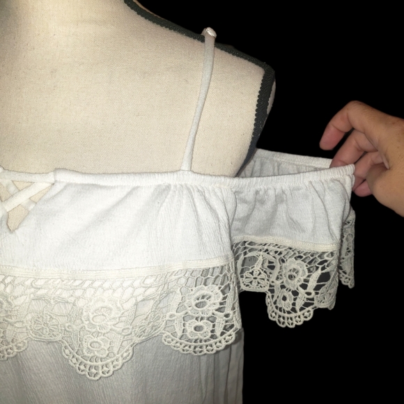 NEW NB Cold-Shoulder Top - Picture 5 of 9